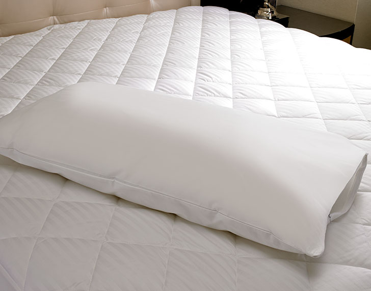 PAIR OF PILLOWS SleepyNights COMPLETE BED SET : UNBEATABLE VALUE CONSISTING OF A POLY COTTON DUVET PAIR OF PILLOW PROTECTORS AND QUILTED POLY COTTON MATTRESS PROTECTOR: DOUBLE 13.5 TOG